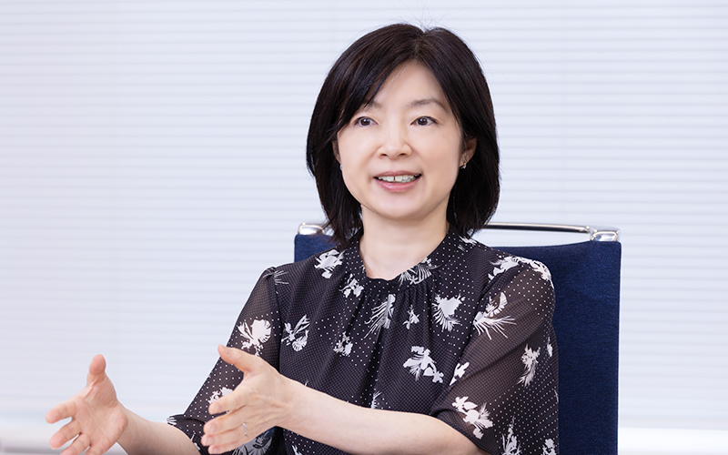 山本 由佳様