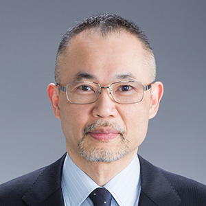 高尾 義明 氏
