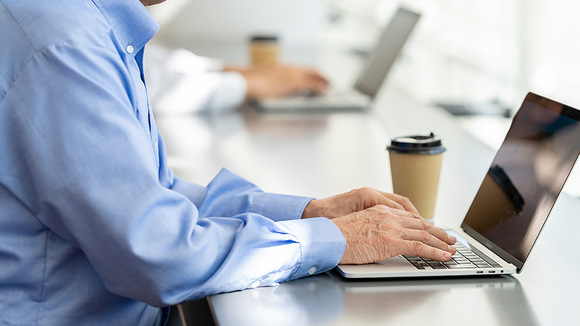How do we deal with the large number of people approaching retirement in a few years? Preparations and support with an eye to making progress in “re-employment after retirement”