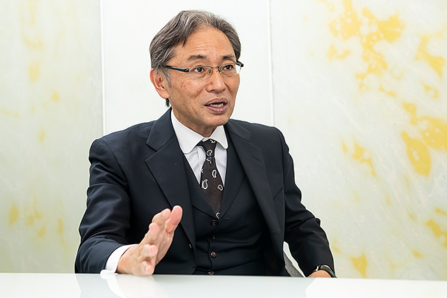 白岩氏