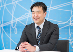 安房 俊満
