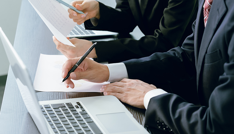 OJTは「教え方」だけの問題ではない―「教わる側」に求められる行動と両手型支援