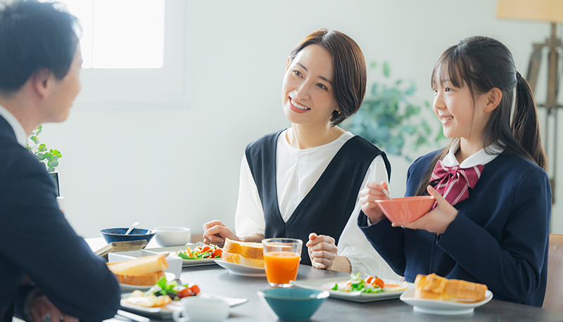 親のウェルビーイングは、子どもの労働観を形づくる